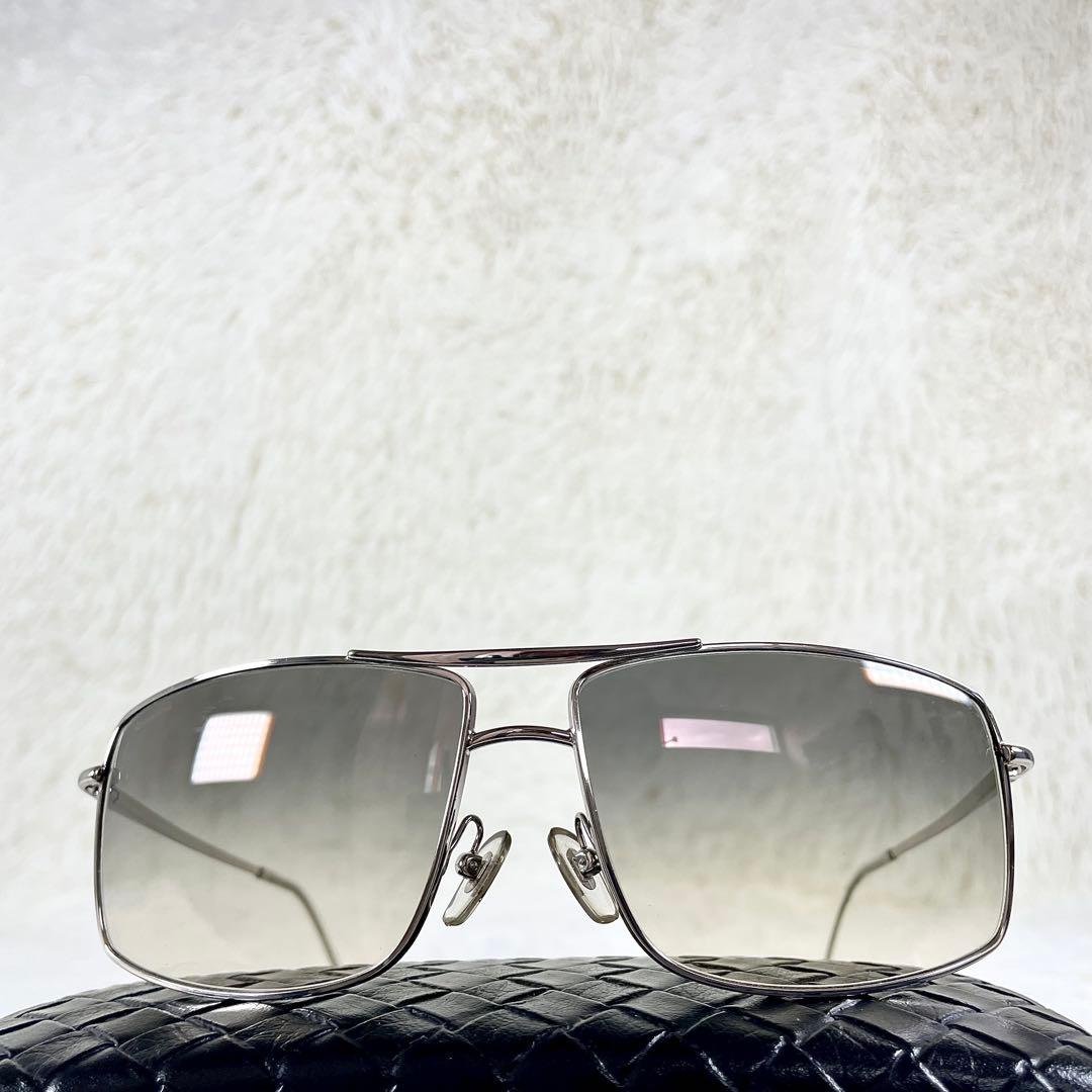美品　VERSACE　MOD.2104　ブラックレンズ　シルバーフレーム