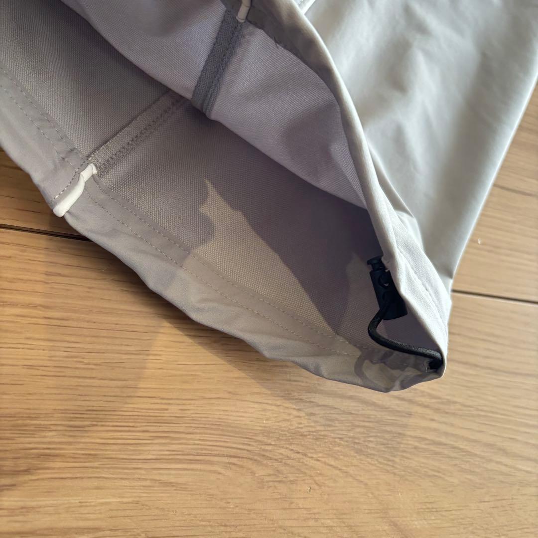 新品　ビームスデザイン　上下セット　ウインドジャケット　ウインドパンツ　グレー