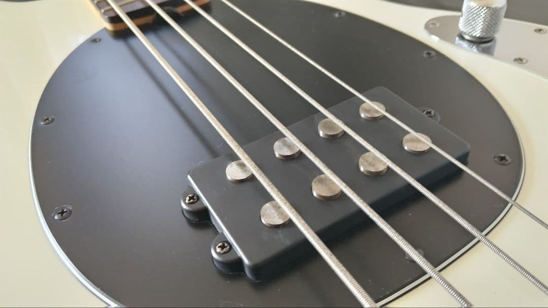 Ernie Ball_MusicMan StingRayEX日本製3バンドEQ