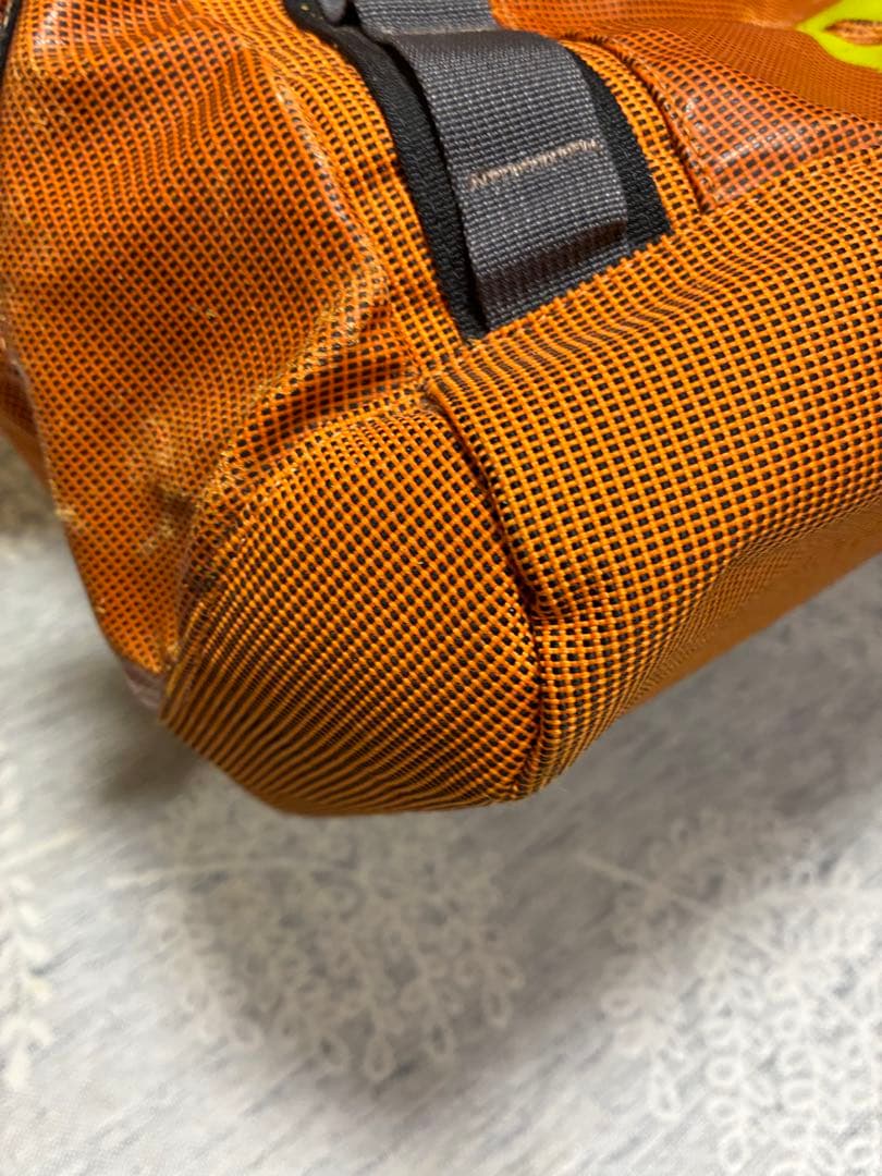 patagonia ブラックホールダッフルバッグ　オレンジ