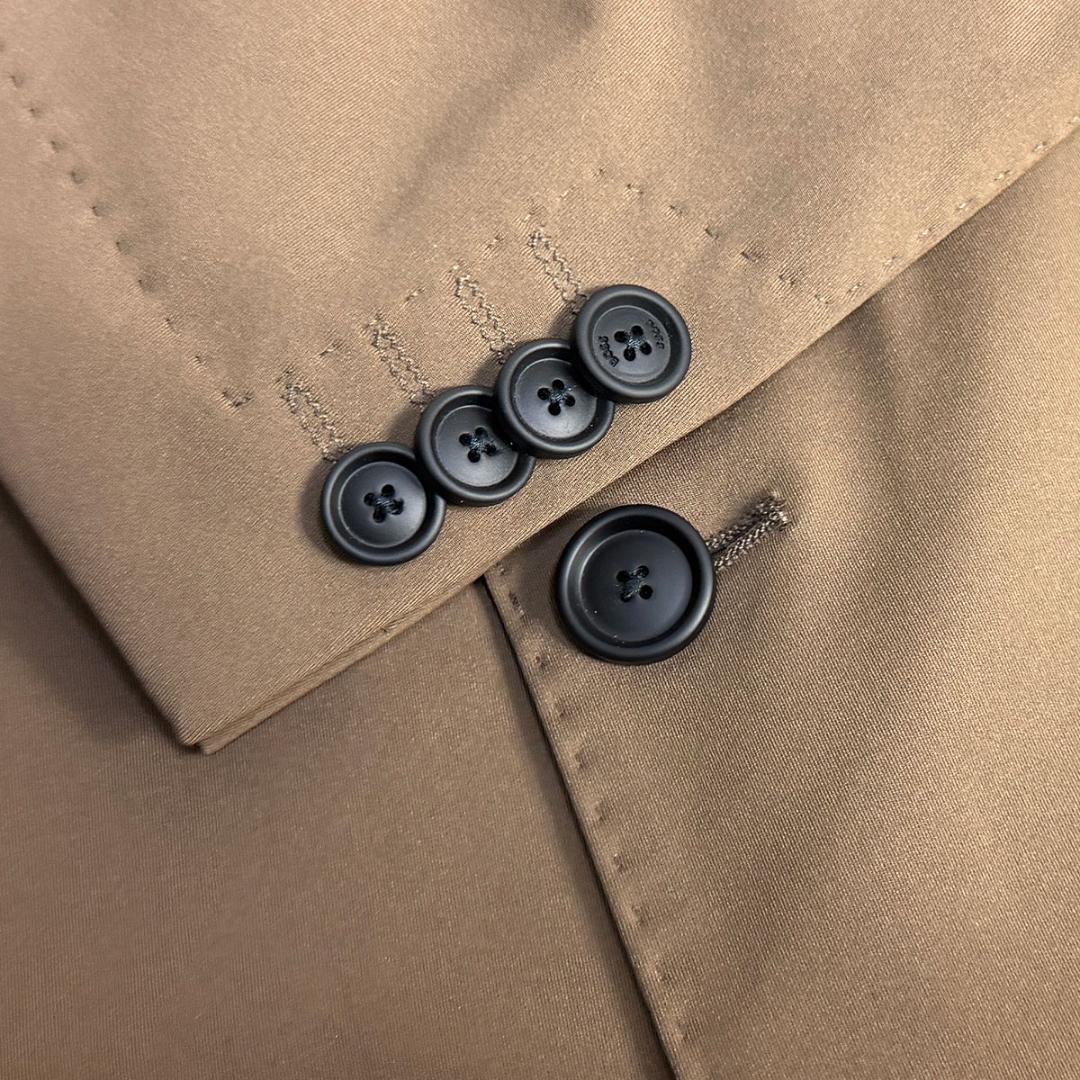 J3087 美品 ヒューゴボス 現行タグストレッチジャージージャケット 茶 48