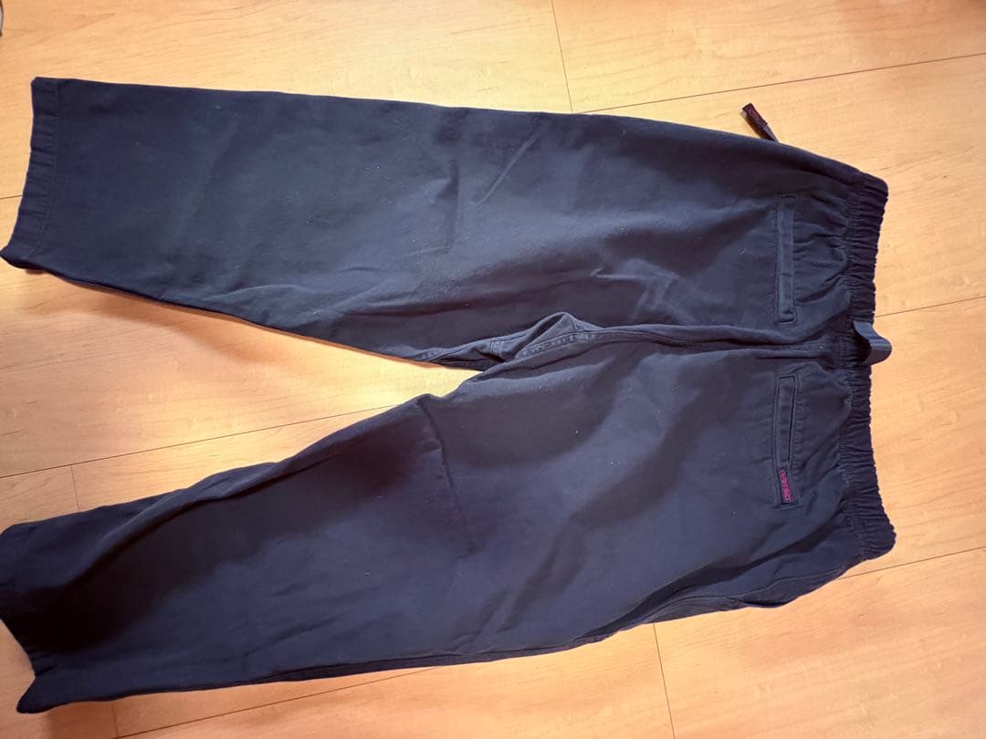 黒のカジュアルパンツ GRAMICCI