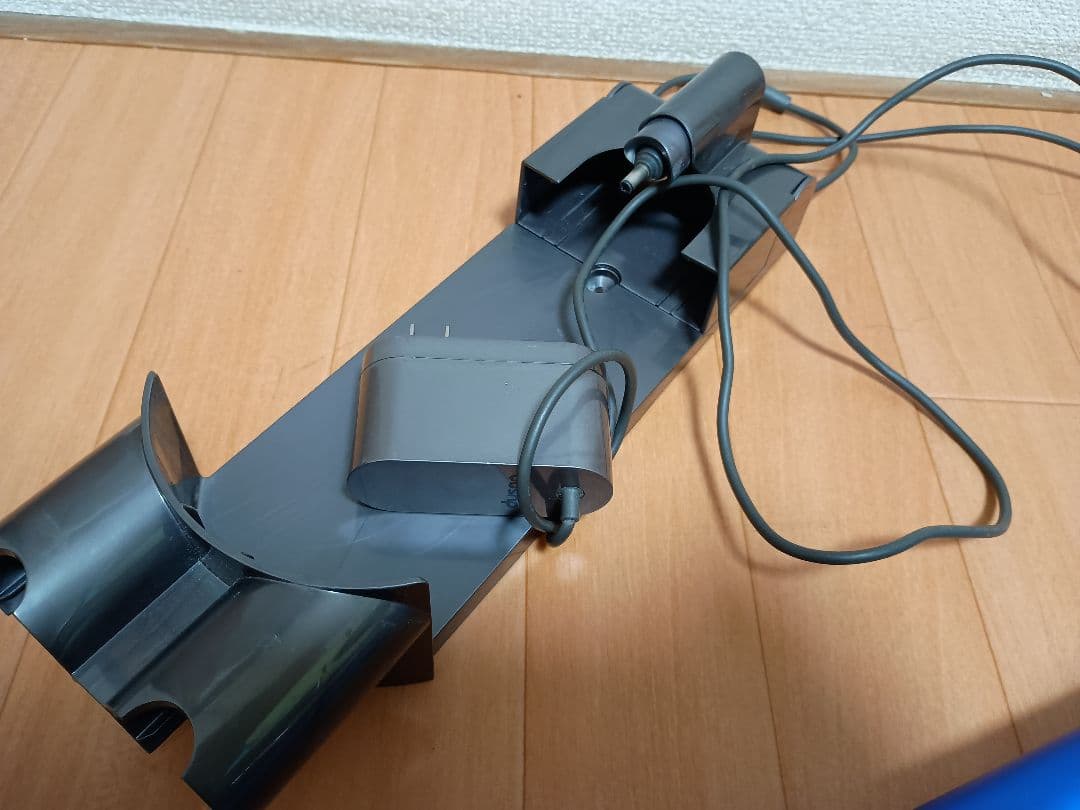 ダイソン V8 コードレスクリーナー SV10K　分解洗浄品　52