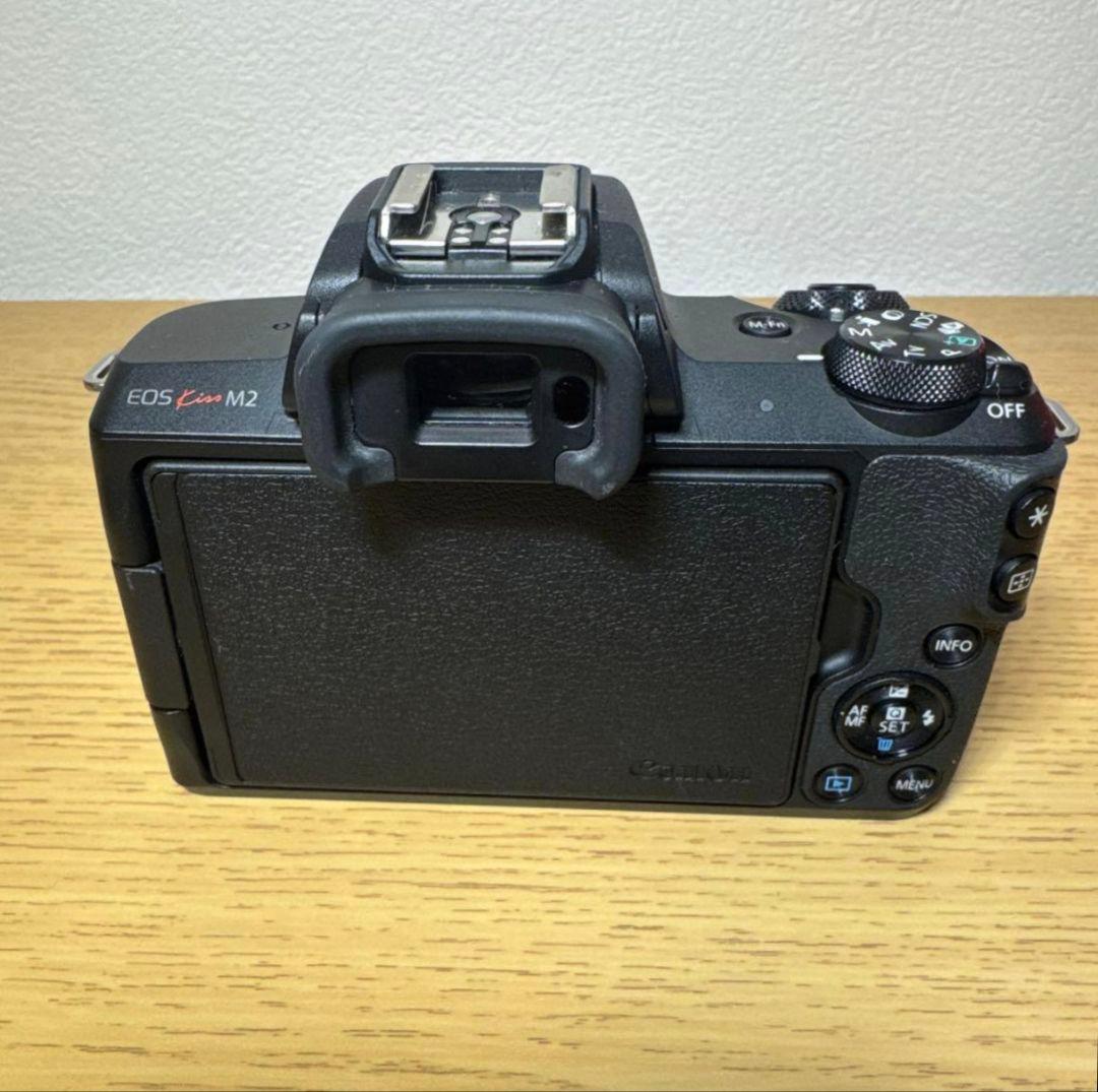 Canon EOS Kiss M2 ミラーレス一眼カメラ（バック付き）
