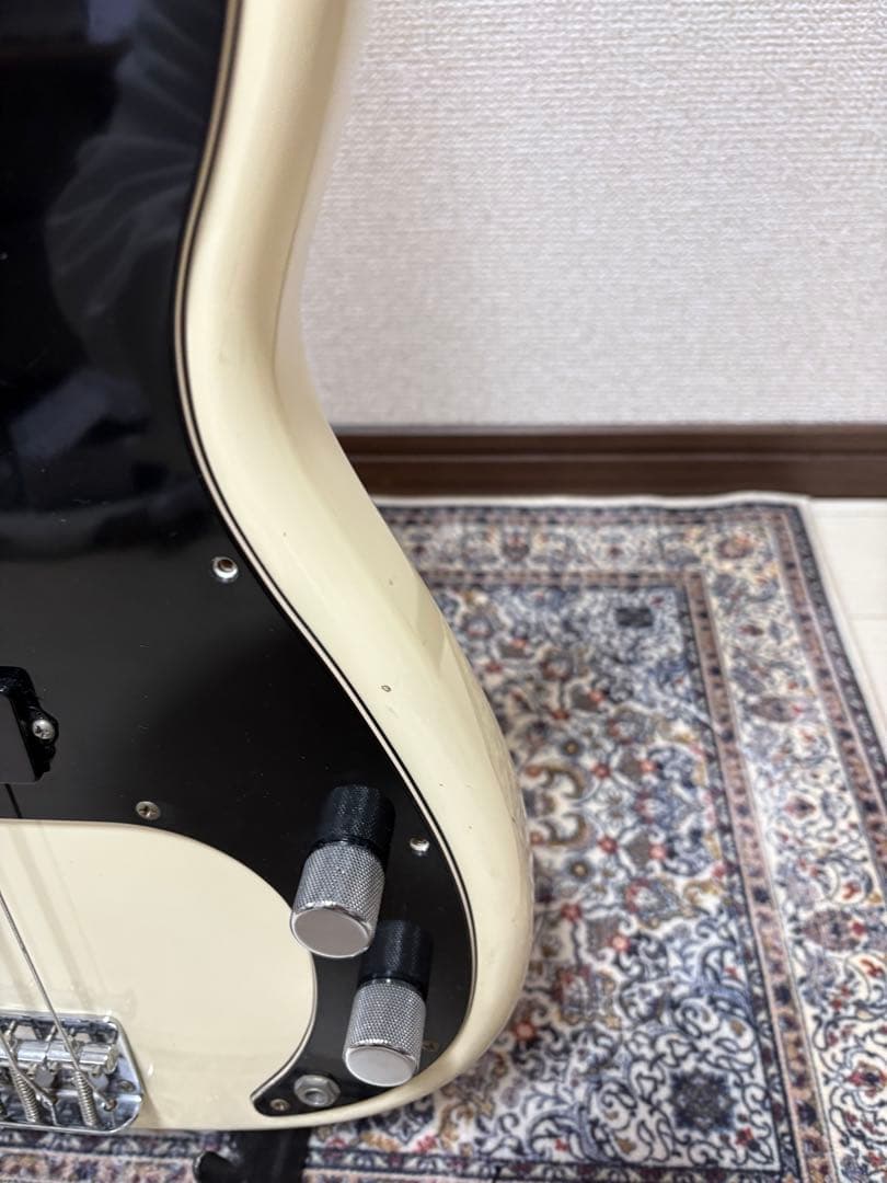 Squier PRECISION BASS 2002年製 ケース付き