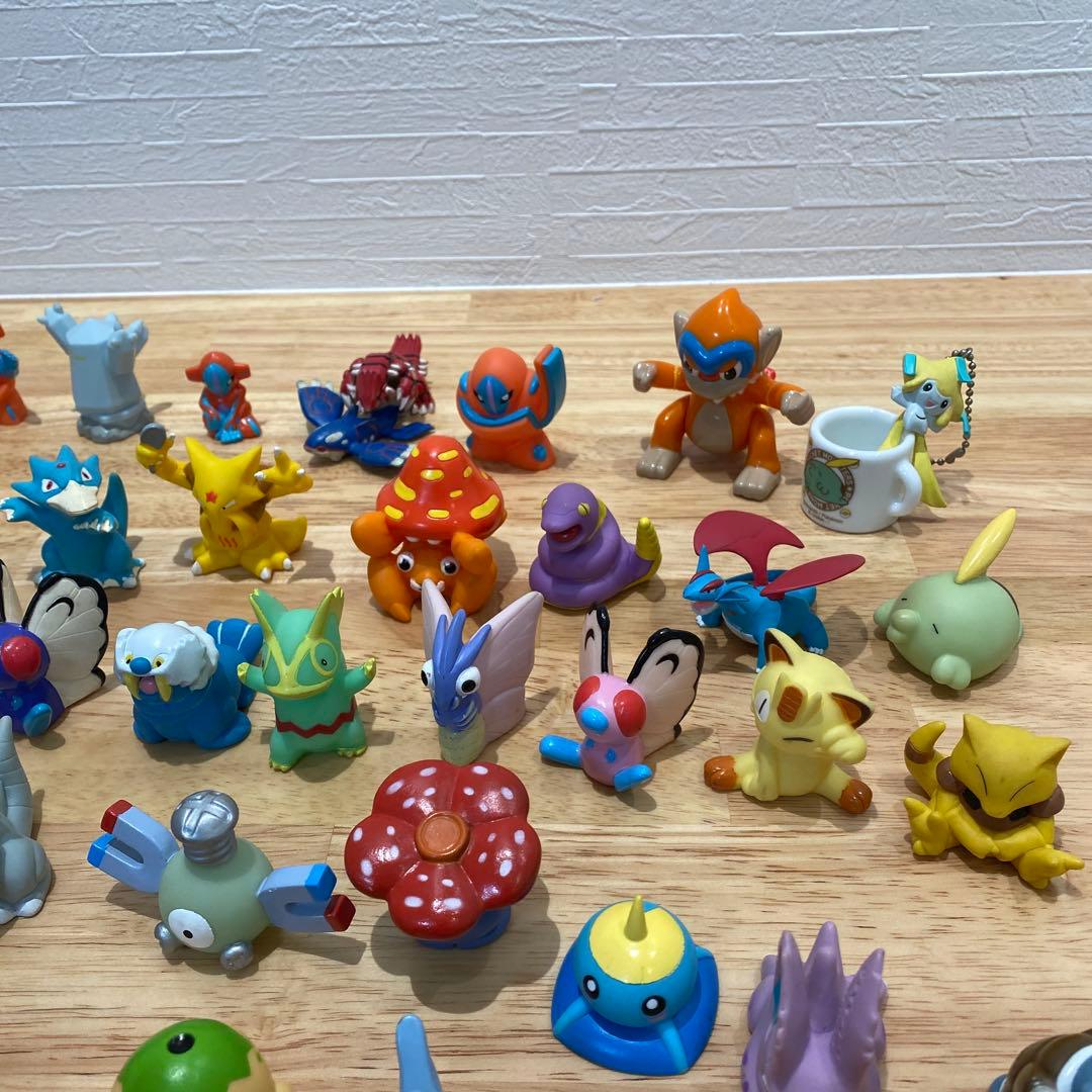 プ*可様 ポケモン指人形など　約85体 レア・クリア・ビッグフィギュア含む