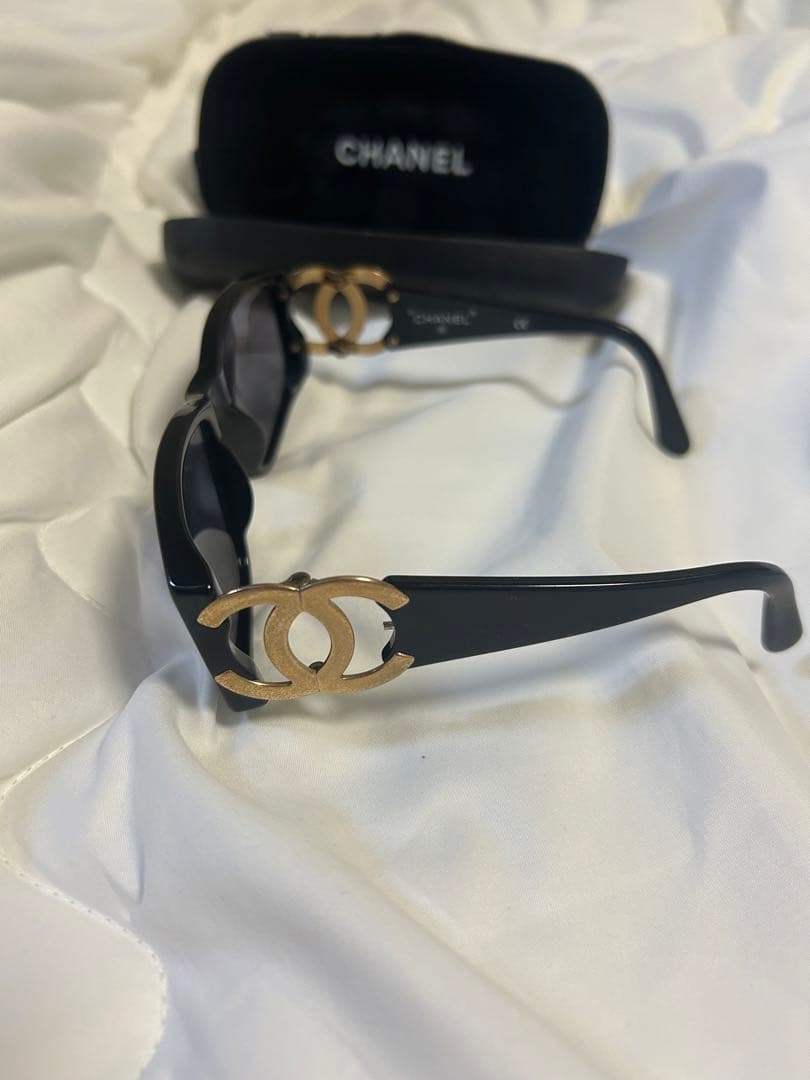 CHANEL サングラス ブラック ゴールドロゴ