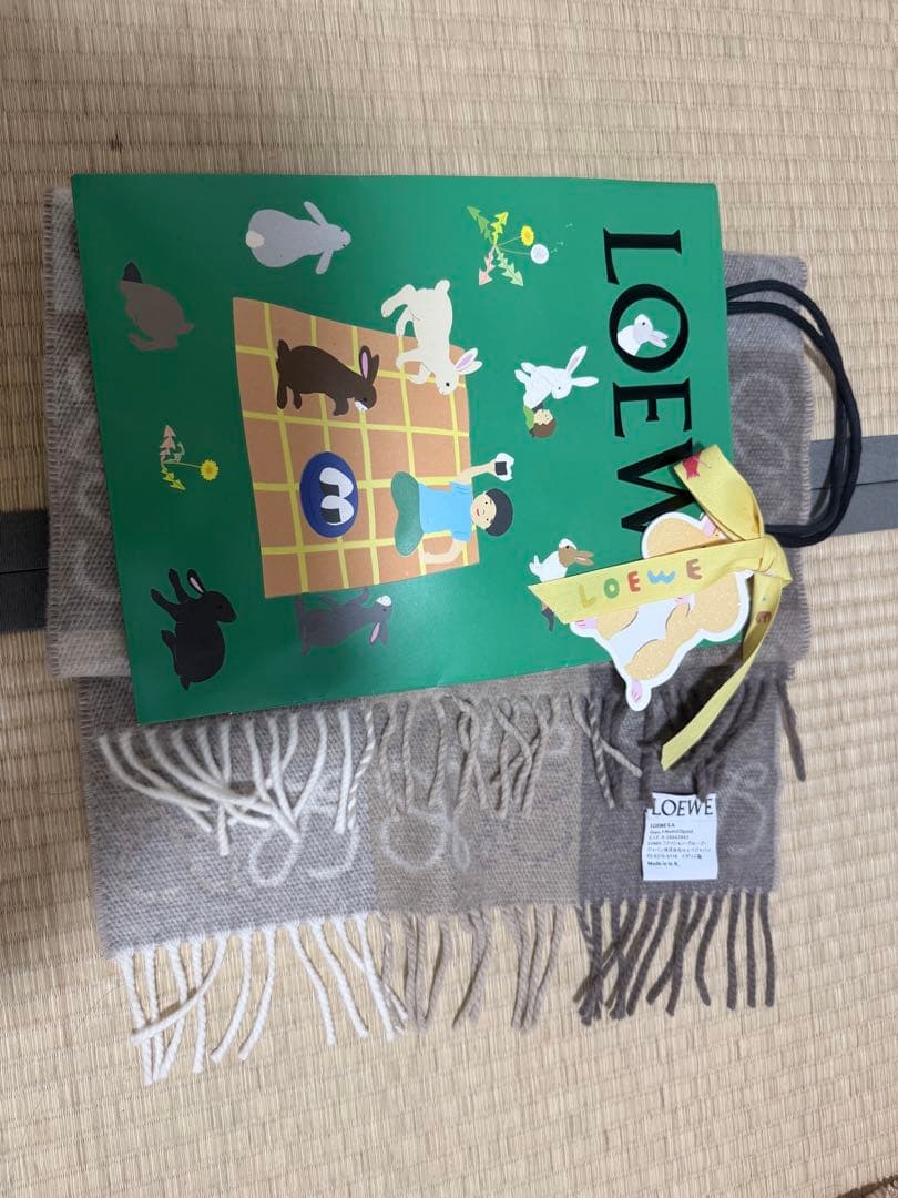 LOEWE ベージュ系 マフラー ギフトバッグ付き