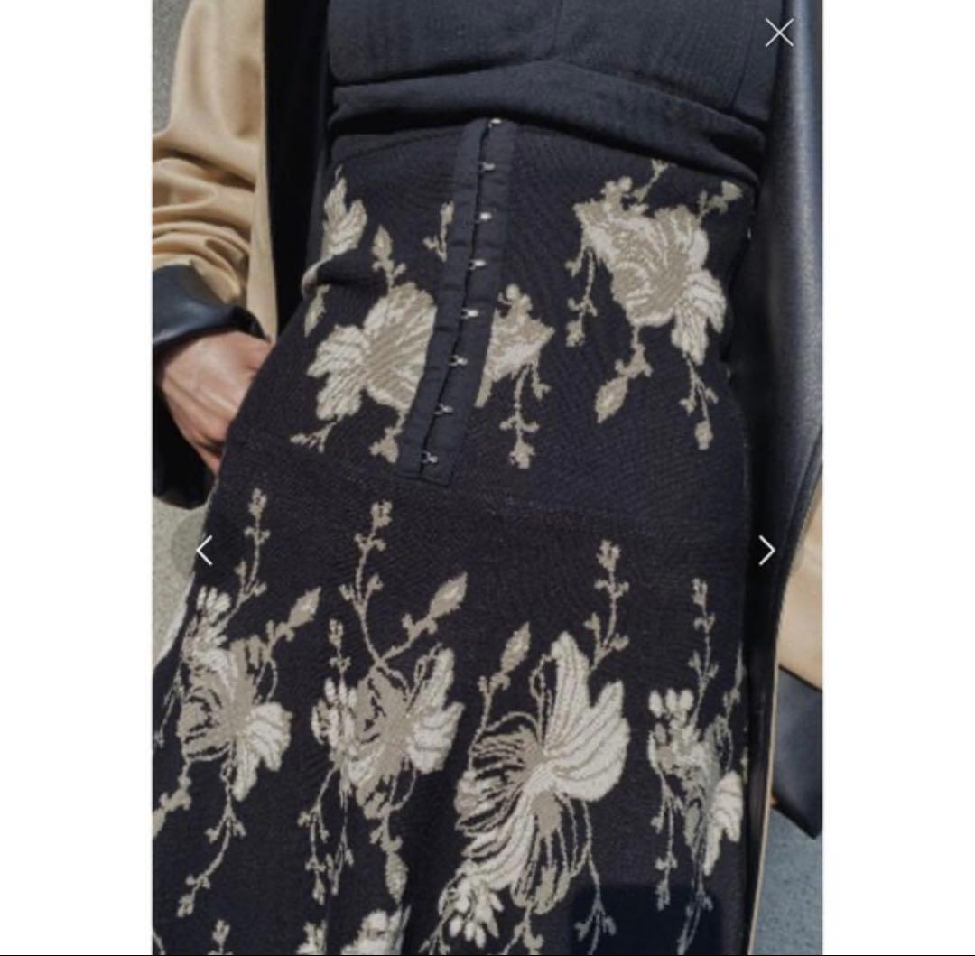 【美品】オーバーハイウエストニットスカート　AMERI VINTAGE 黒花柄
