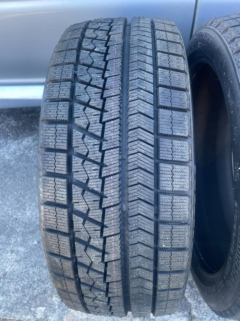 ①２本セットスタッドレス 215/40R18 BLIZAK VRX 未使用品