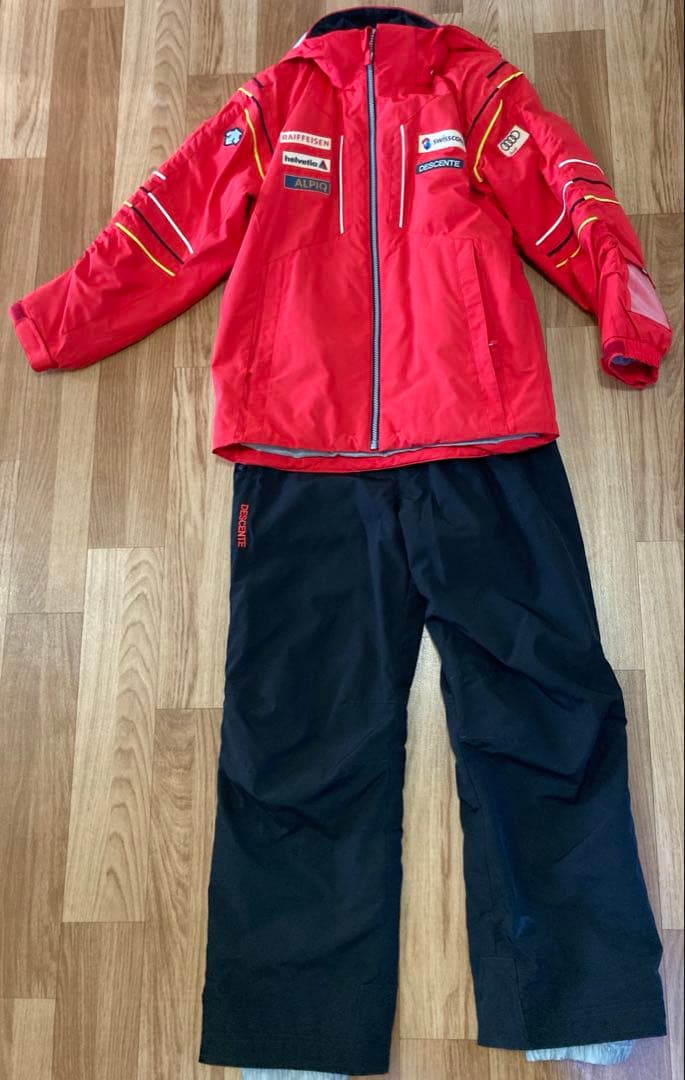 【DESCENTE デサント】ジュニア160 スキーウェア 上下セット 赤×黒