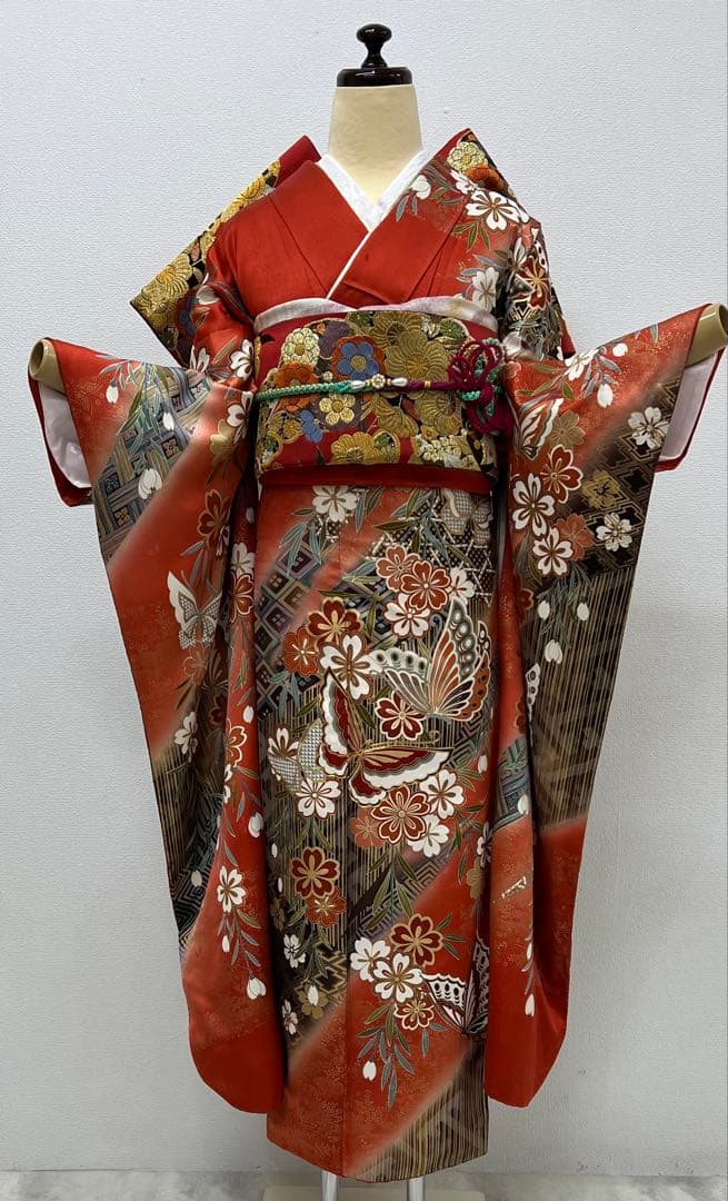 振り袖　フルセット　長襦袢付　成人式　結婚式　赤　金彩加工　刺繍入り　817