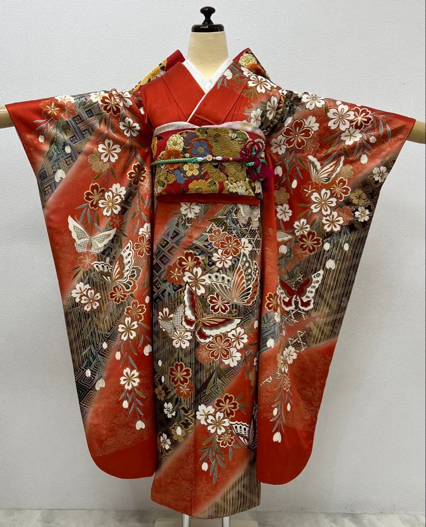 振り袖　フルセット　長襦袢付　成人式　結婚式　赤　金彩加工　刺繍入り　817