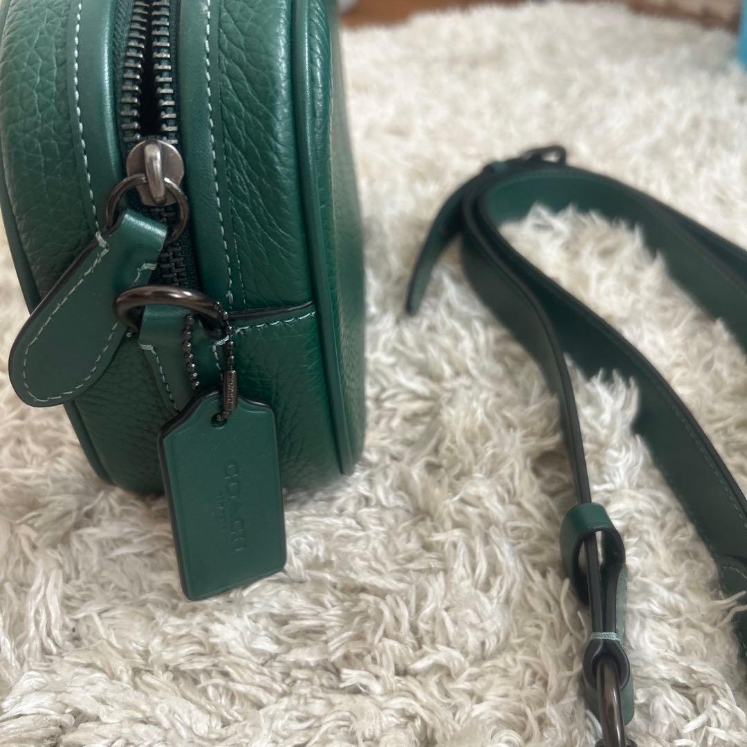 COACH グリーンレザー ボディバッグ