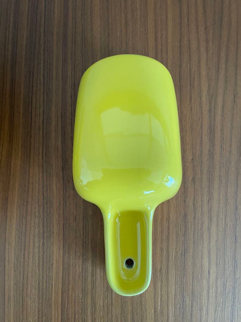 ルクルーゼ　ペットフードコンテナー (スクープ付き)