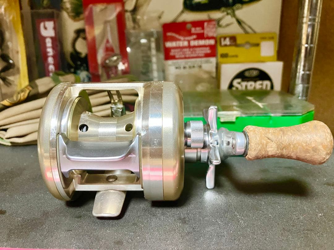 DAIWA ミリオネア CV-Z 253 ベイトリール