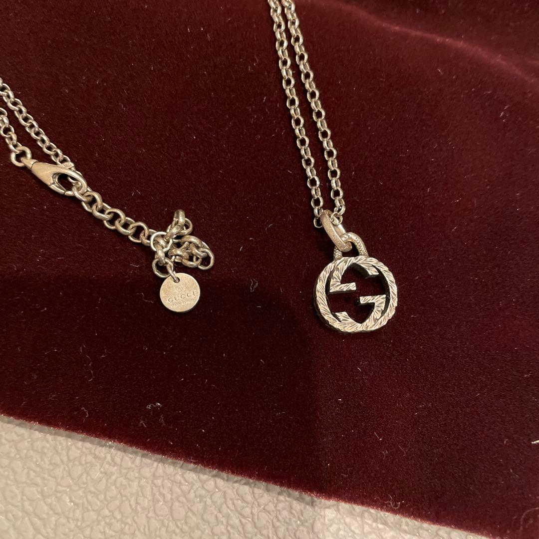 F*e様 GUCCI シルバー ロゴペンダント ネックレス