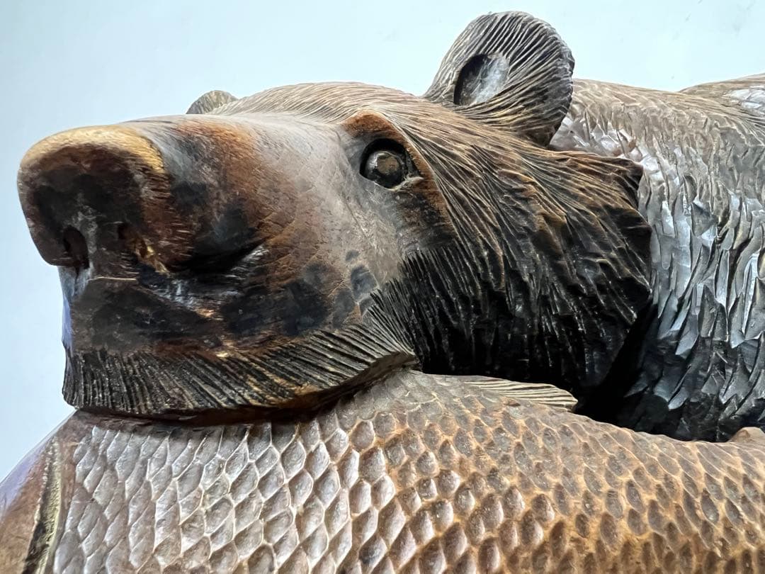 クマの彫刻　木彫　オブジェ