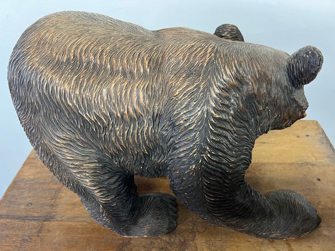 クマの彫刻　木彫　オブジェ