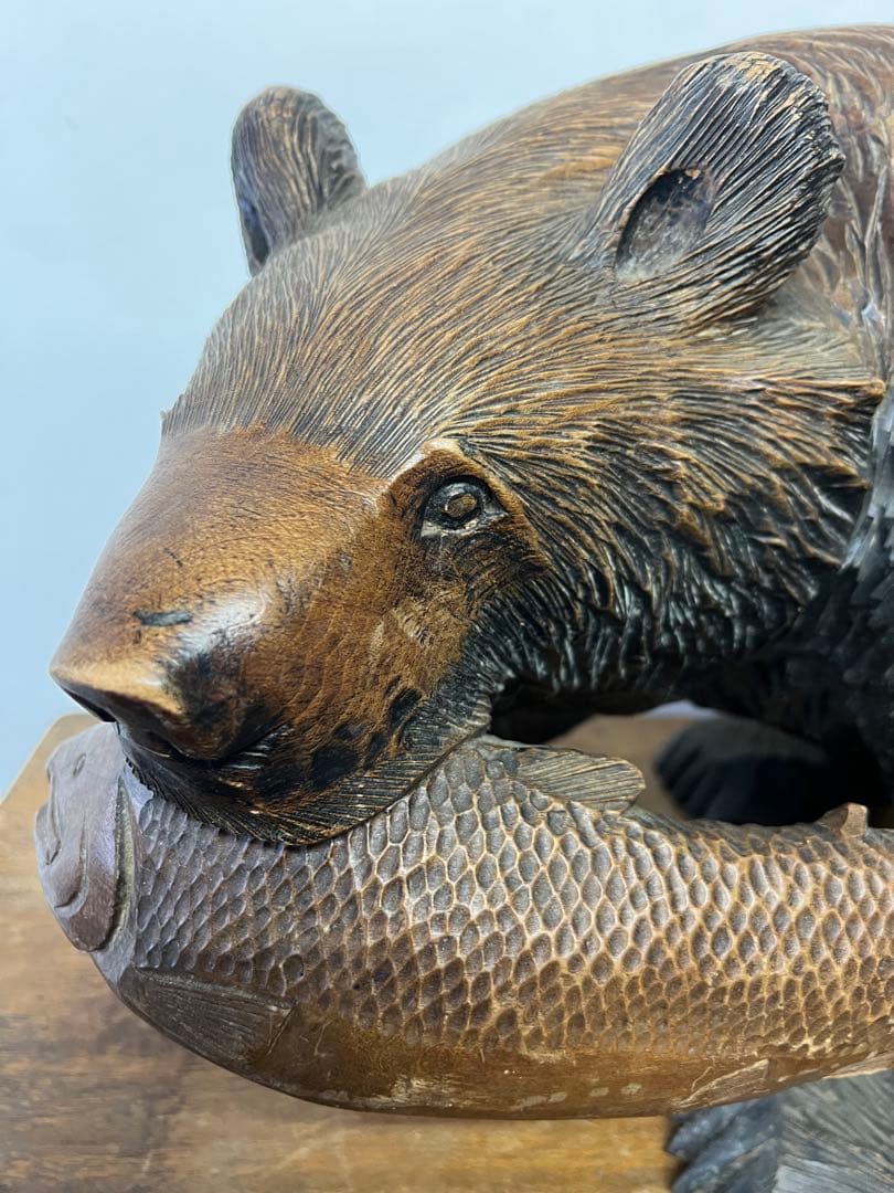 クマの彫刻　木彫　オブジェ