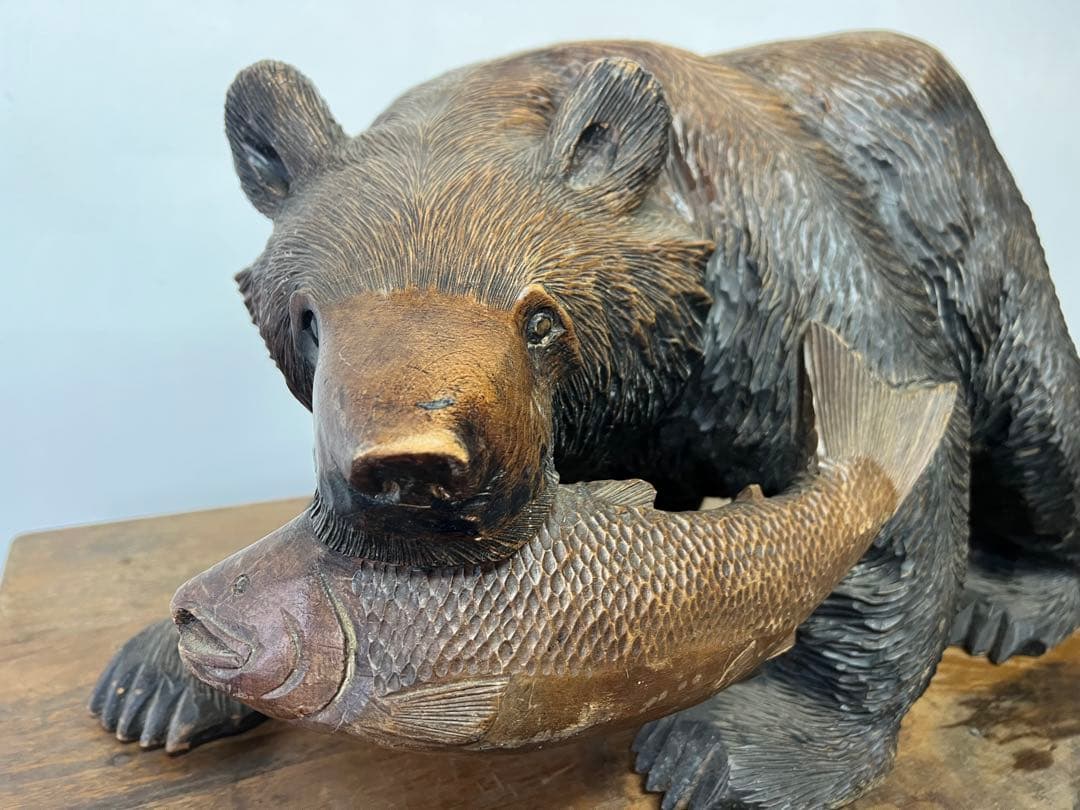 クマの彫刻　木彫　オブジェ