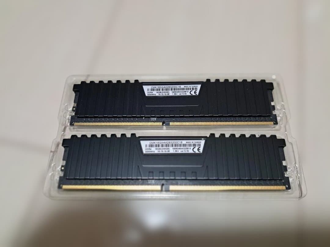 CORSAIR DDR4-3200MHz 16GB (8GB×2枚キット)送料込