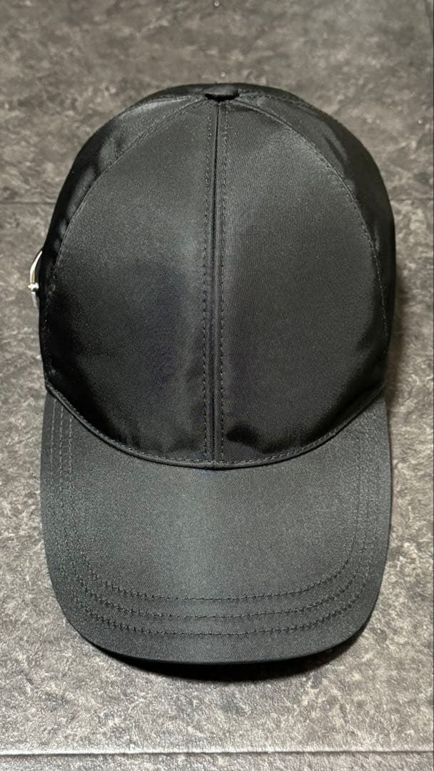 PRADA Re-Nylon ベースボールキャップブラック Mサイズ