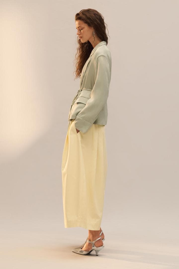 新品 ZARA LIMITED EDITION 流れるようなブレザー 緑色 M