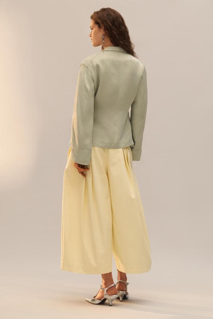 新品 ZARA LIMITED EDITION 流れるようなブレザー 緑色 M