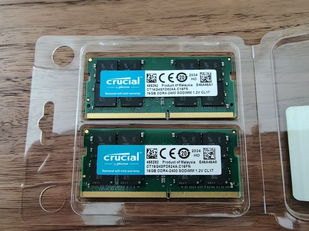 ノートPC用メモリ Crucial DDR4-2400 16GB×2 計32GB