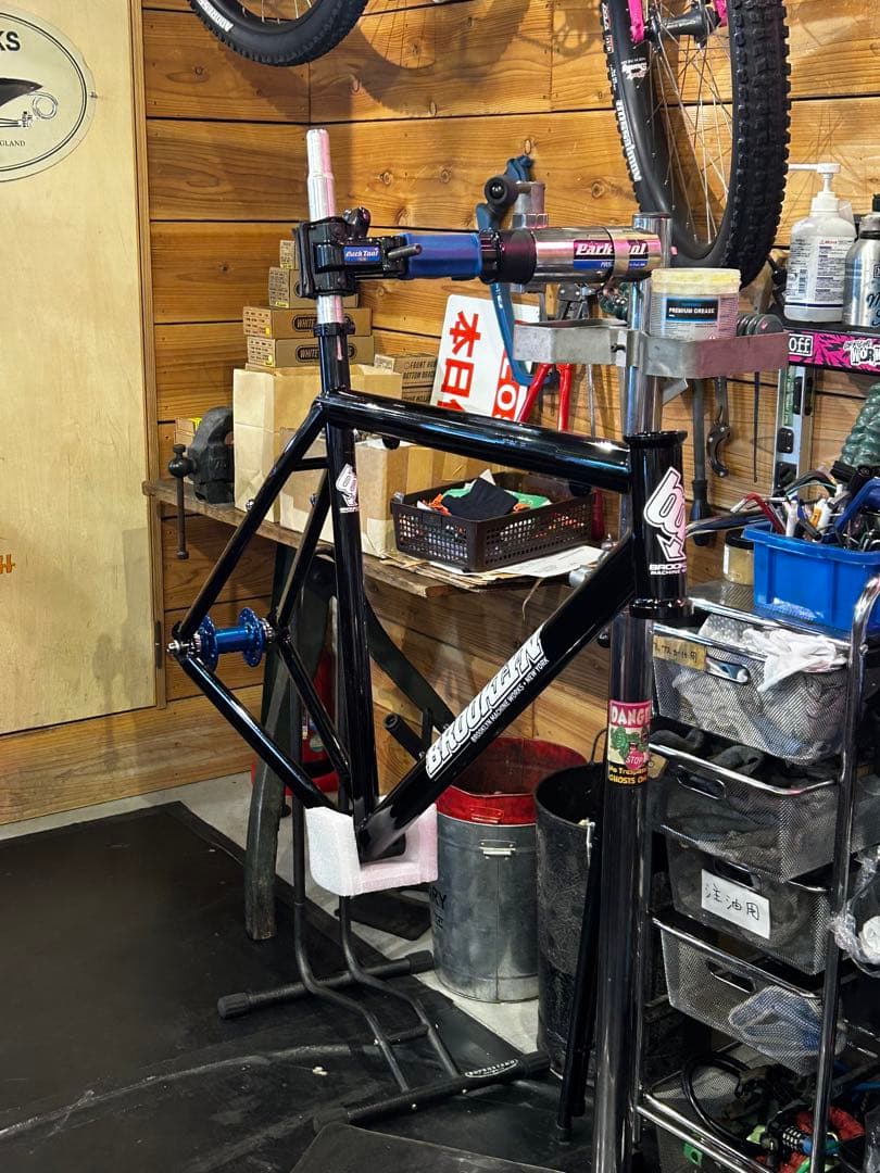 Brooklyn machine works V4 Mサイズ