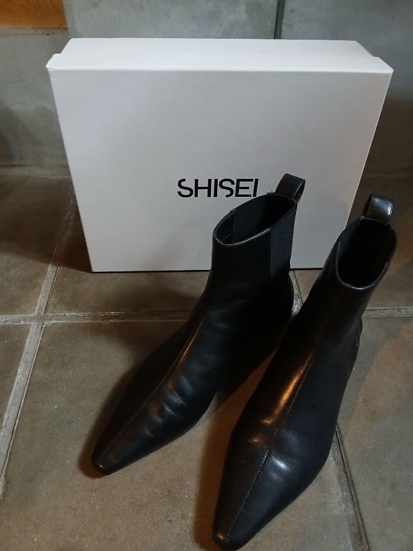 【SHISEI 】ブラックレザー サイドゴアブーツ ポインテッドトゥ