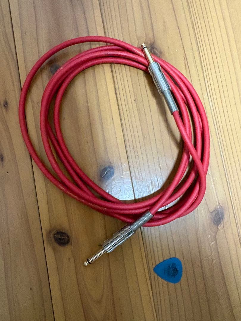 Busker's（バスカーズ）ベース　ジャズベース　シールド、ピック付属