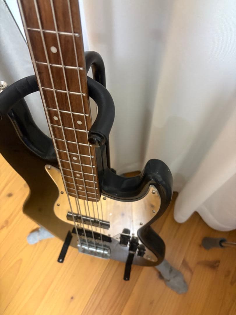 Busker's（バスカーズ）ベース　ジャズベース　シールド、ピック付属