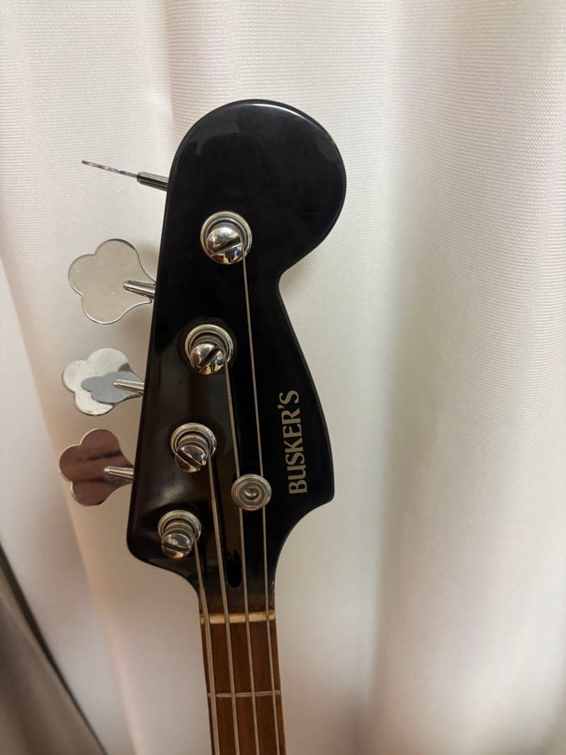 Busker's（バスカーズ）ベース　ジャズベース　シールド、ピック付属