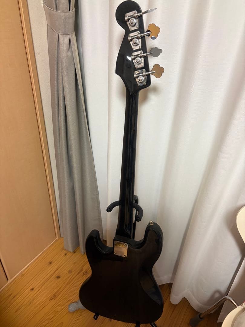 Busker's（バスカーズ）ベース　ジャズベース　シールド、ピック付属