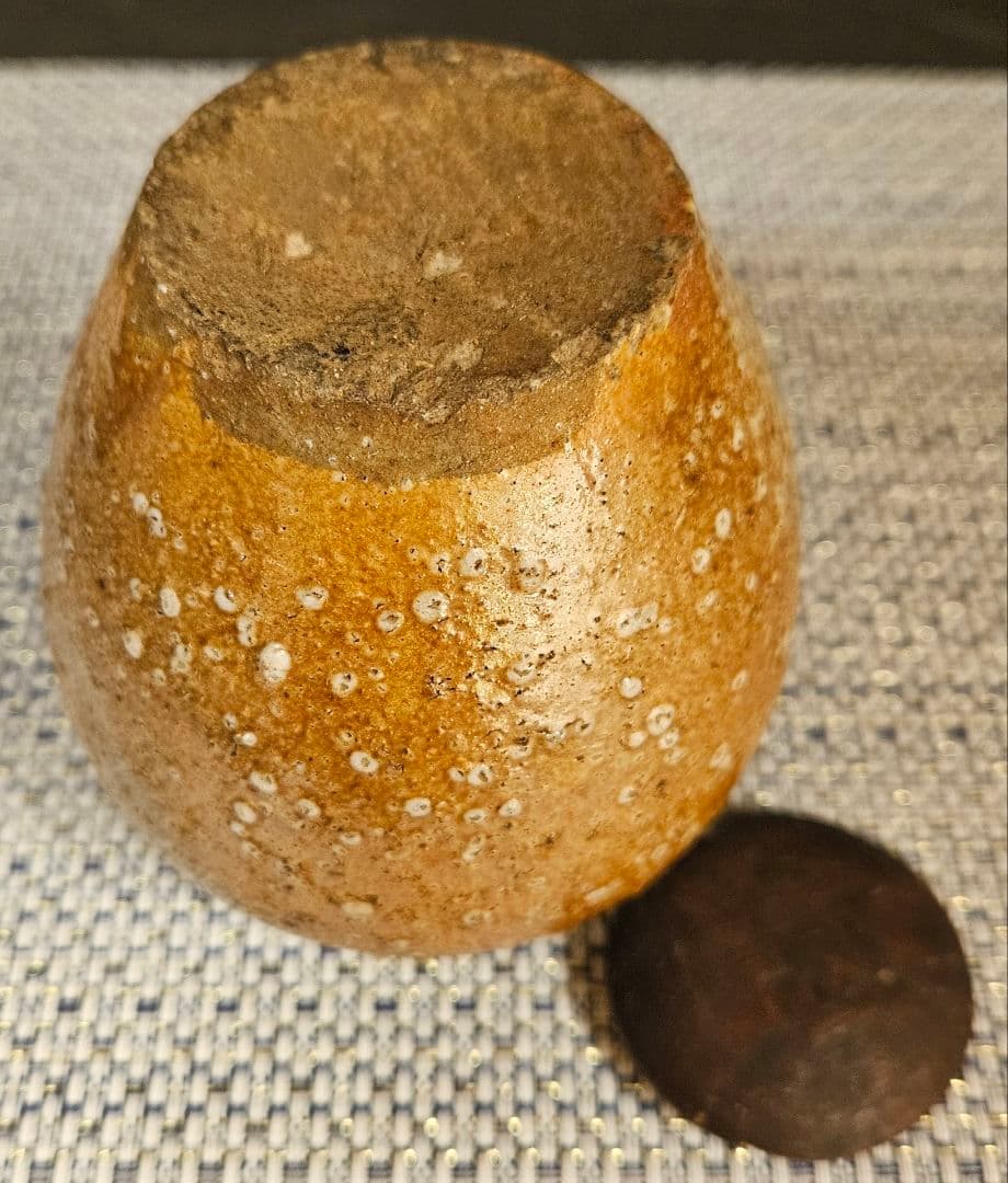 明治時代　古信楽　壺　小壺　茶入れ　花入れ　手造り木製蓋付属　茶道具茶器　花入れ