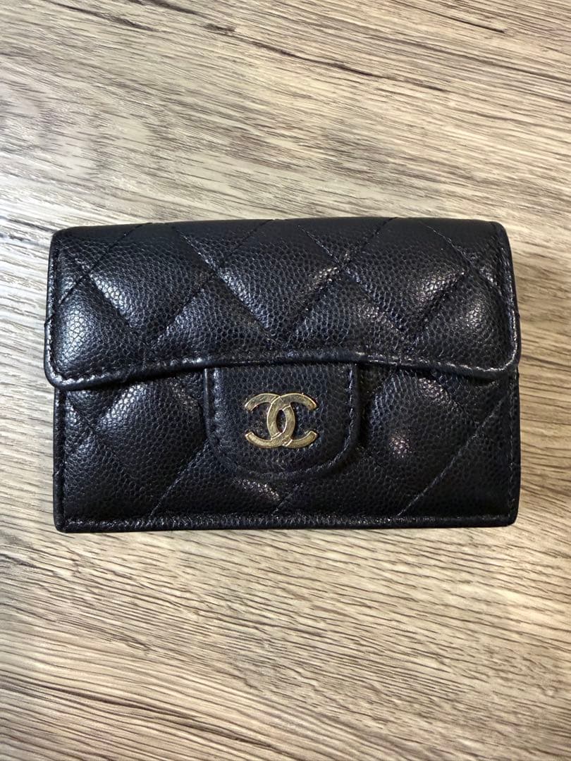 ぽっくん。シャネル CHANEL キャビアスキン マトラッセ 三つ折り財布