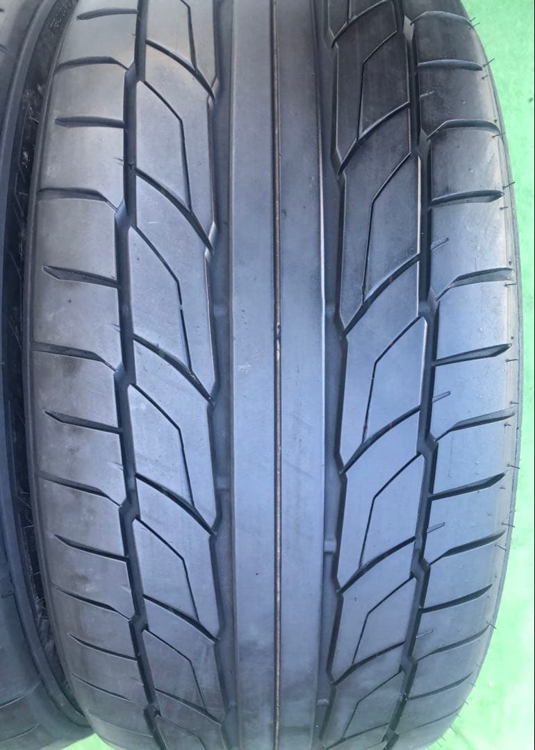 225/45 R19、245/40 R19 NITTO NT555ラジアルタイヤ