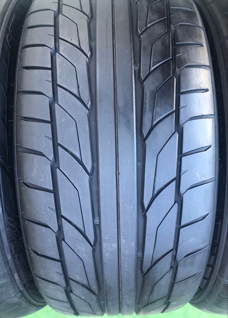 225/45 R19、245/40 R19 NITTO NT555ラジアルタイヤ
