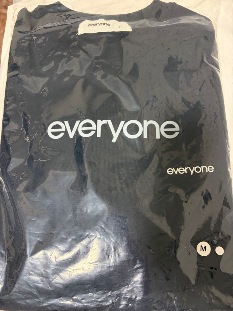 everyone 胸ロゴ　ロンT ブラック　Mサイズ　新品未使用