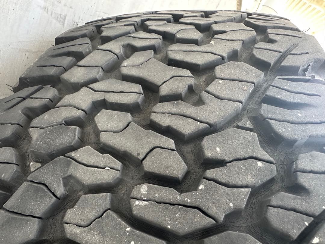 BFGoodrich All-Terrain KO2 265/70R17 2本
