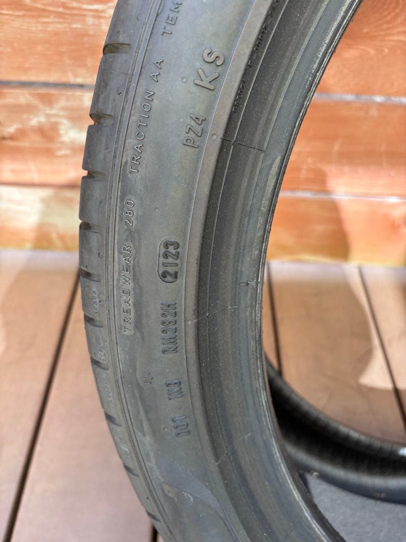 タイヤ・ホイール PIRELLI 255/40R21 P-ZERO