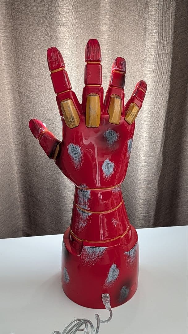 Iron Man Gauntlet ライト