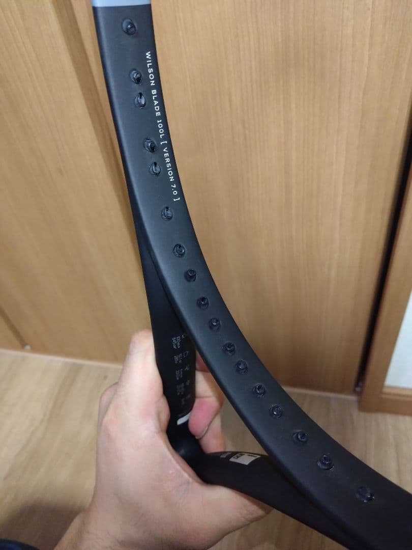 Wilson BLADE100L V7.0 G2 テニスラケット