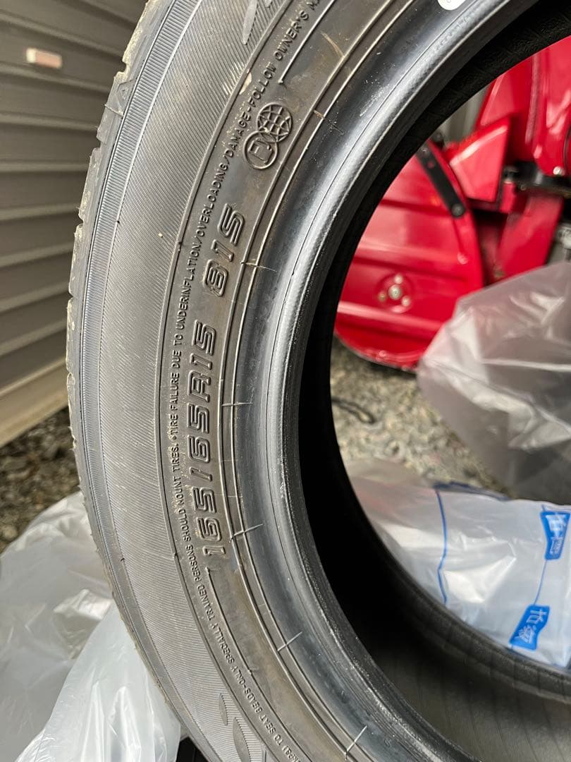DUNLOP サマータイヤ 155/65R15 新車外しです　4本です