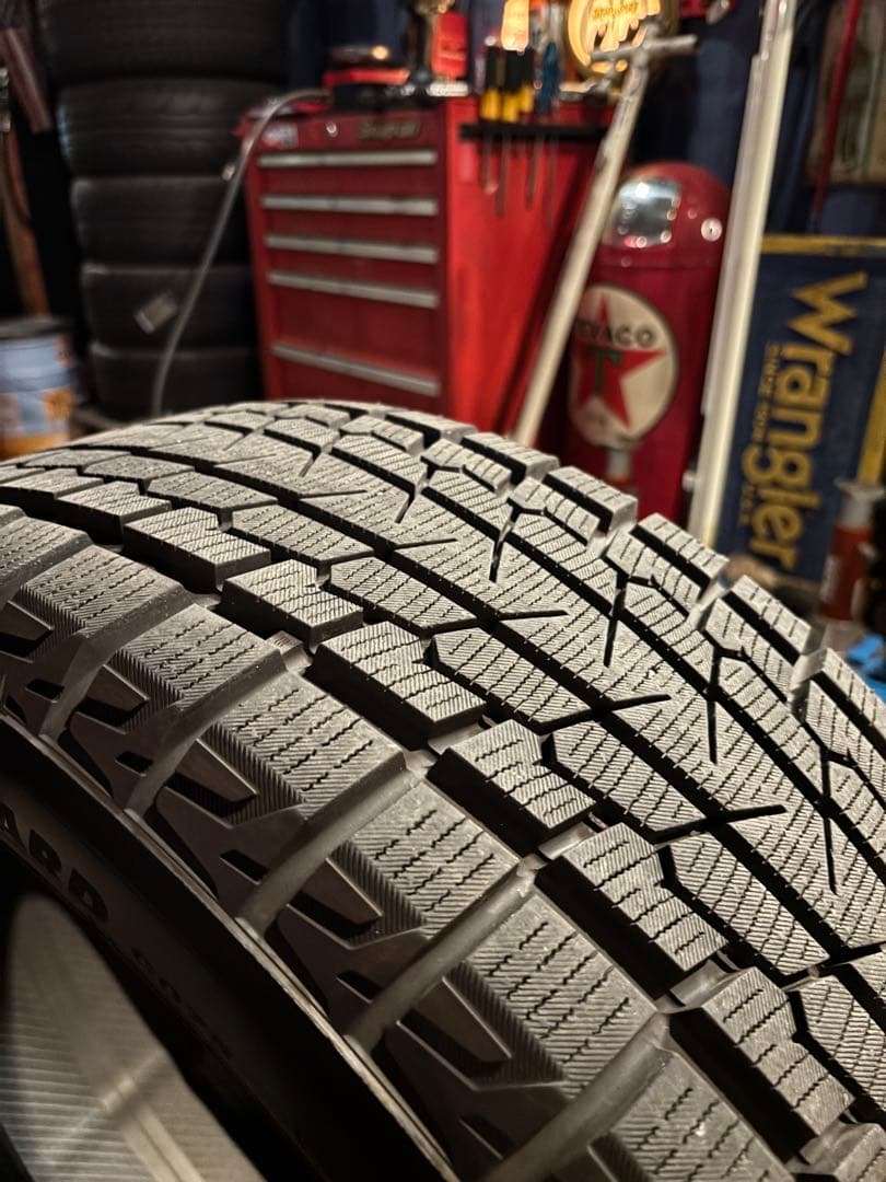 ◇送料込み◇ 225/50R18 中古スタッドレスタイヤ4本　2024年製造