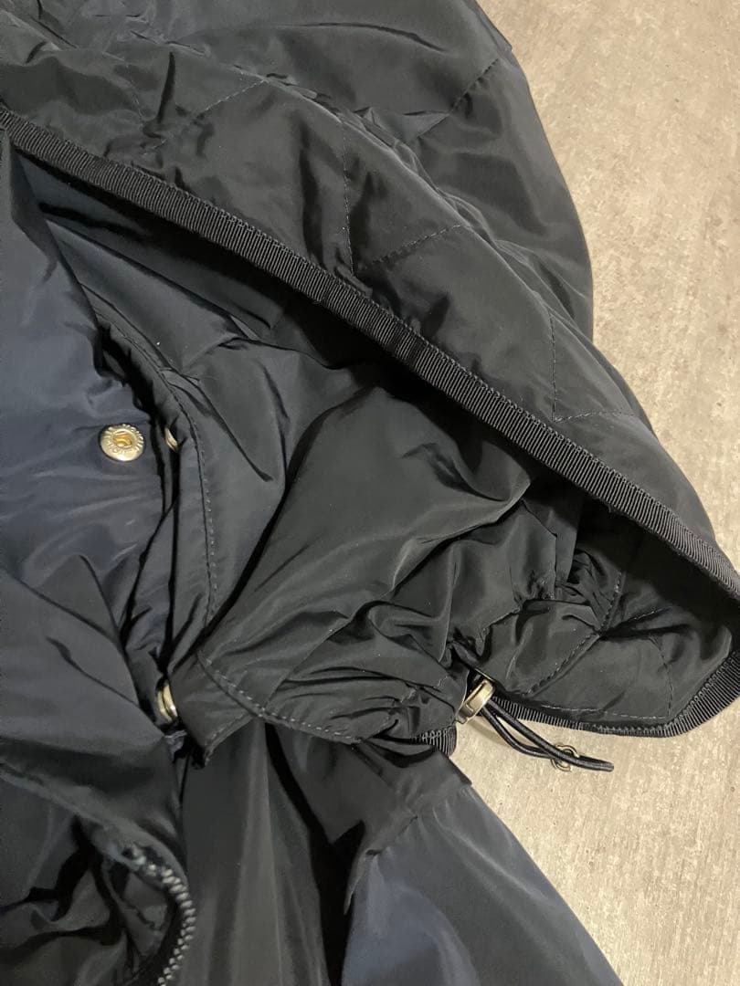 Moncler モンクレール　フリルの素敵なスプリングコート