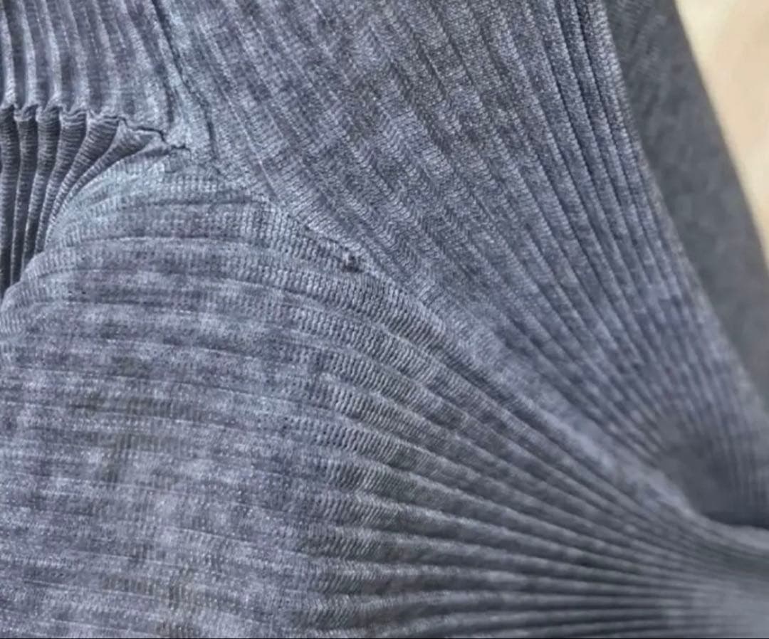 PLEATS PLEASEプリーツプリーズ　ハイネックトップス　カットソーグレー