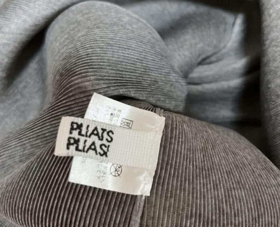 PLEATS PLEASEプリーツプリーズ　ハイネックトップス　カットソーグレー